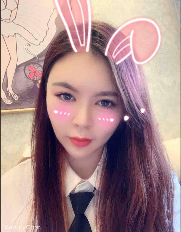 漂亮大方的美女，值得推荐