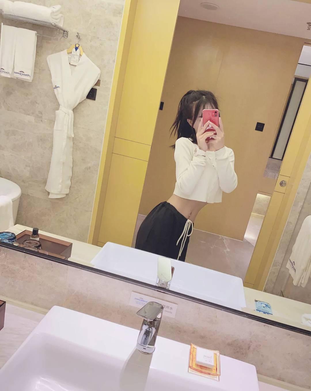 新来兼职小妹 性感诱人嫩妹子年轻水多，身材好